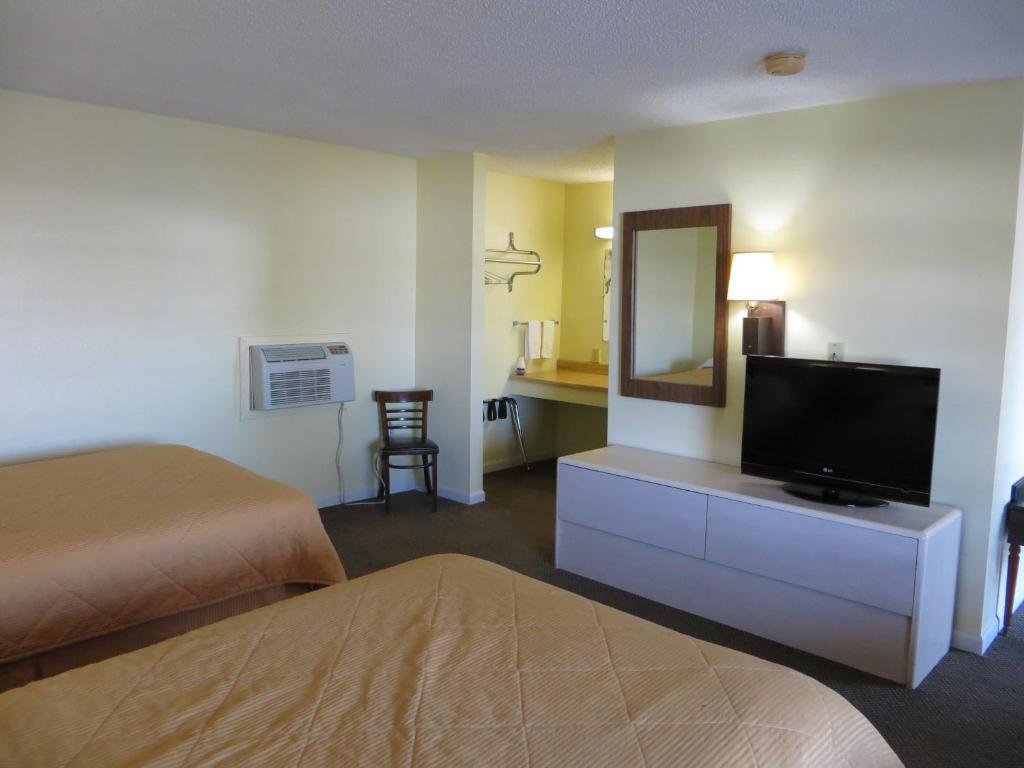 Standard Quadruple Room - view 2